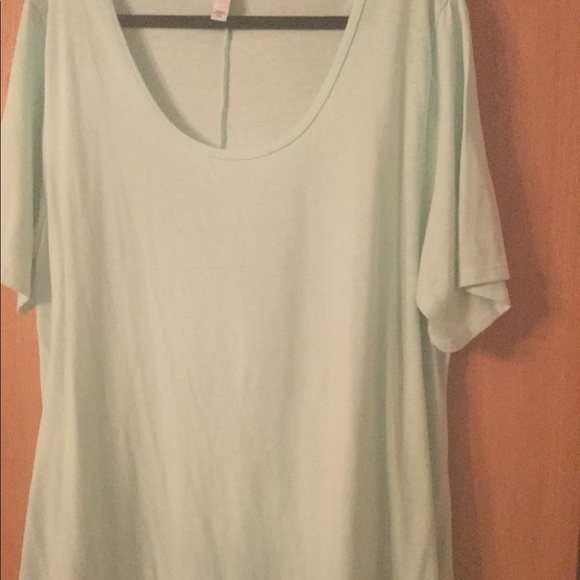 Lularoe classic tee - Picture 2 of 3